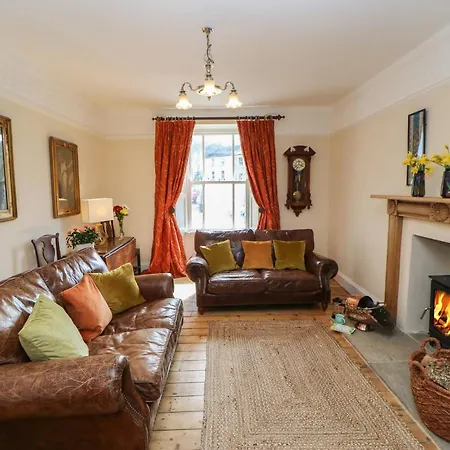 Daire Kearton House Alston