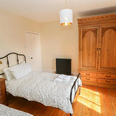 Daire Kearton House