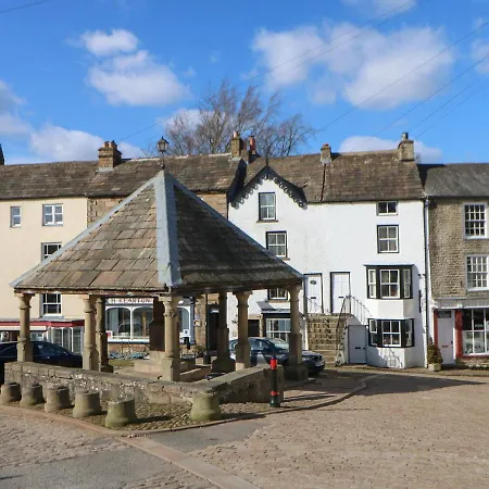 Daire Kearton House
