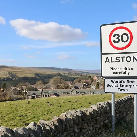 Daire Kearton House Alston